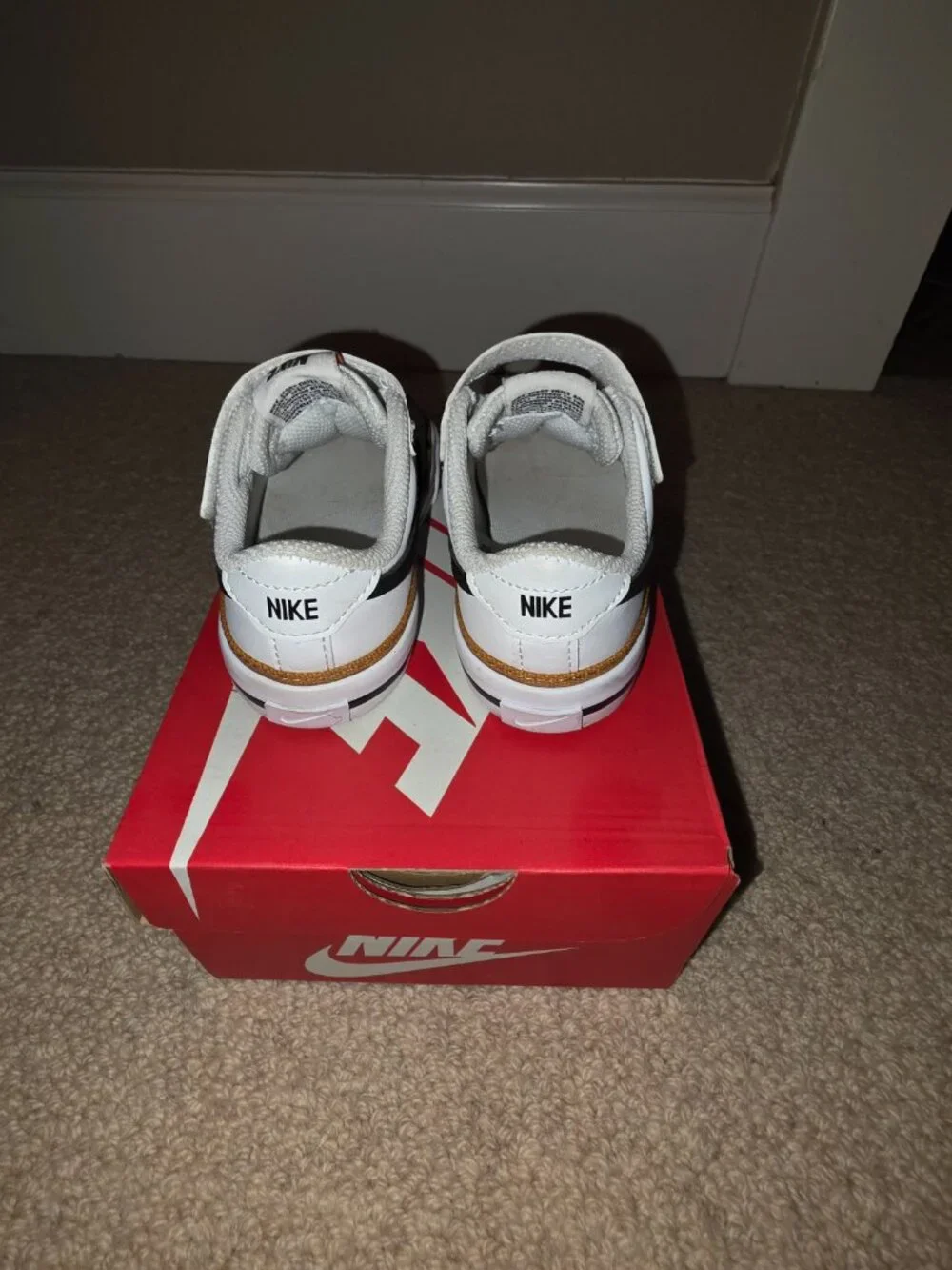 Nike Court Legacy size 8c